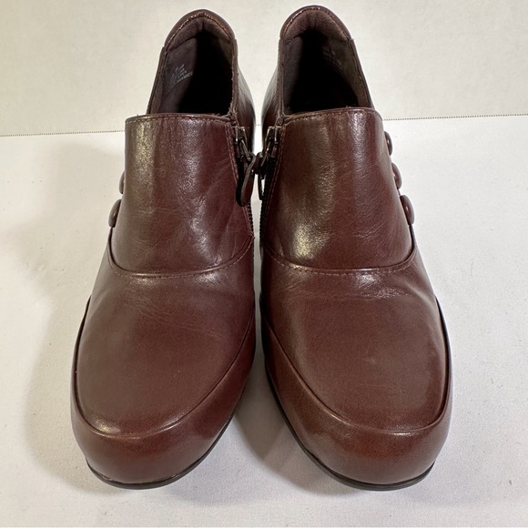 Clarks Artesian Vermont Terrace  Shootie W Sz 6m  Brown Leather Loafer Boot Shoe - Picture 2 of 10